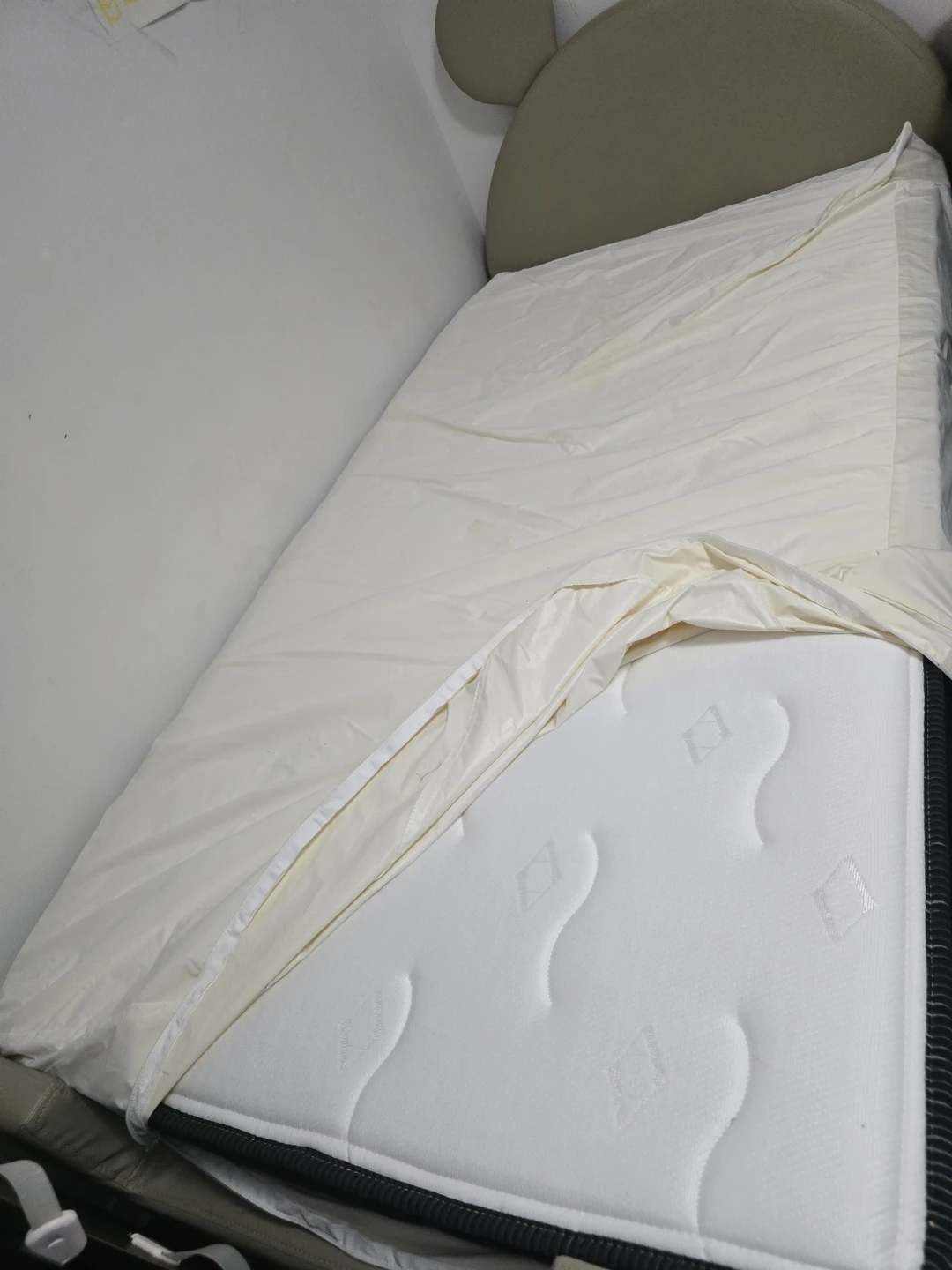 Kids Bed with Cute Headboard - photo 4
