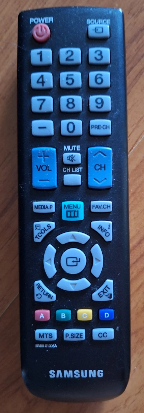 Samsung 32" TV with remote - photo 3