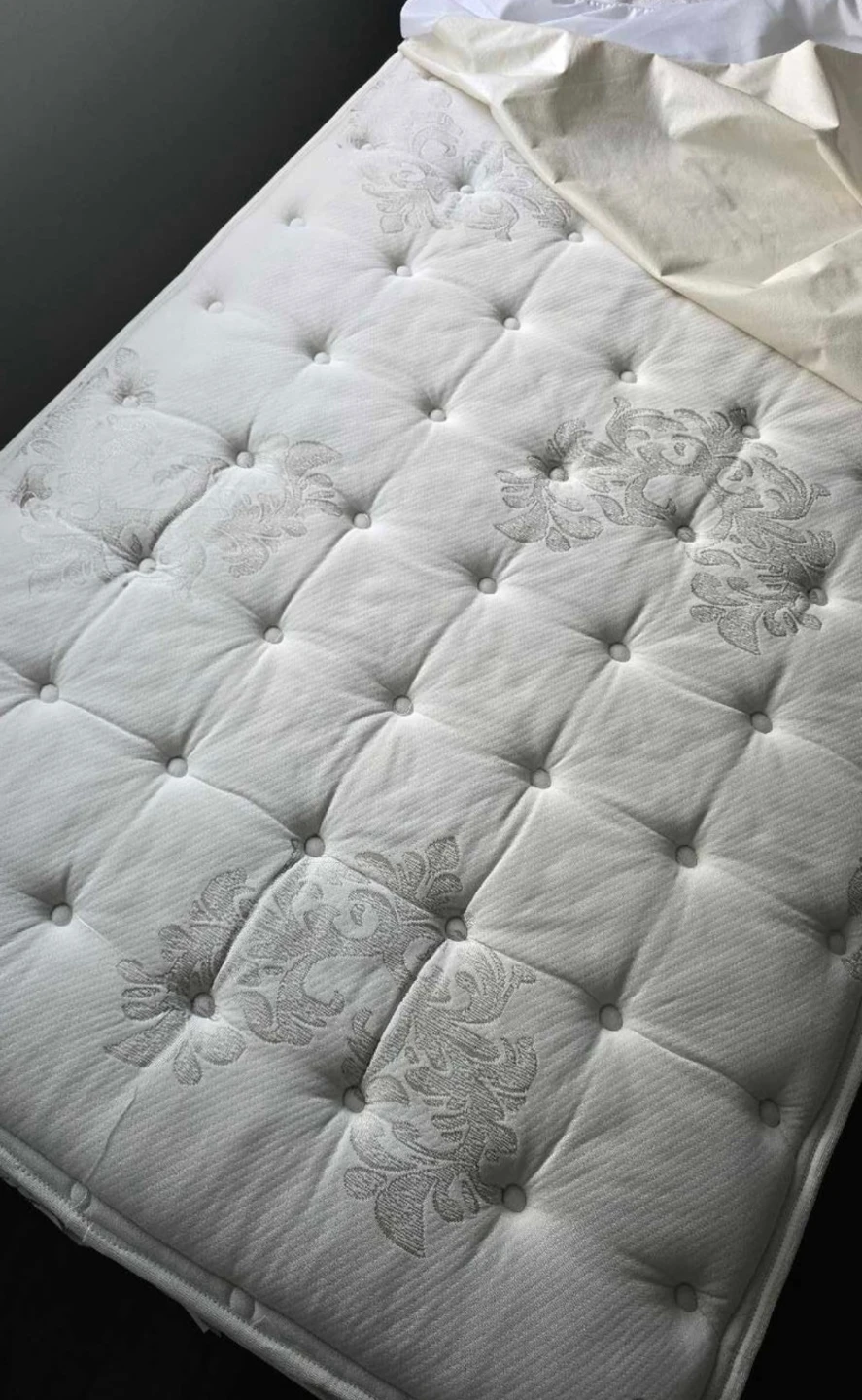 Single bedframe with mattress - photo 5