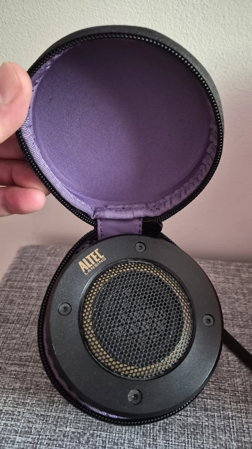 Altec Lansing Orbit USB iML237 Portable Speaker with Case