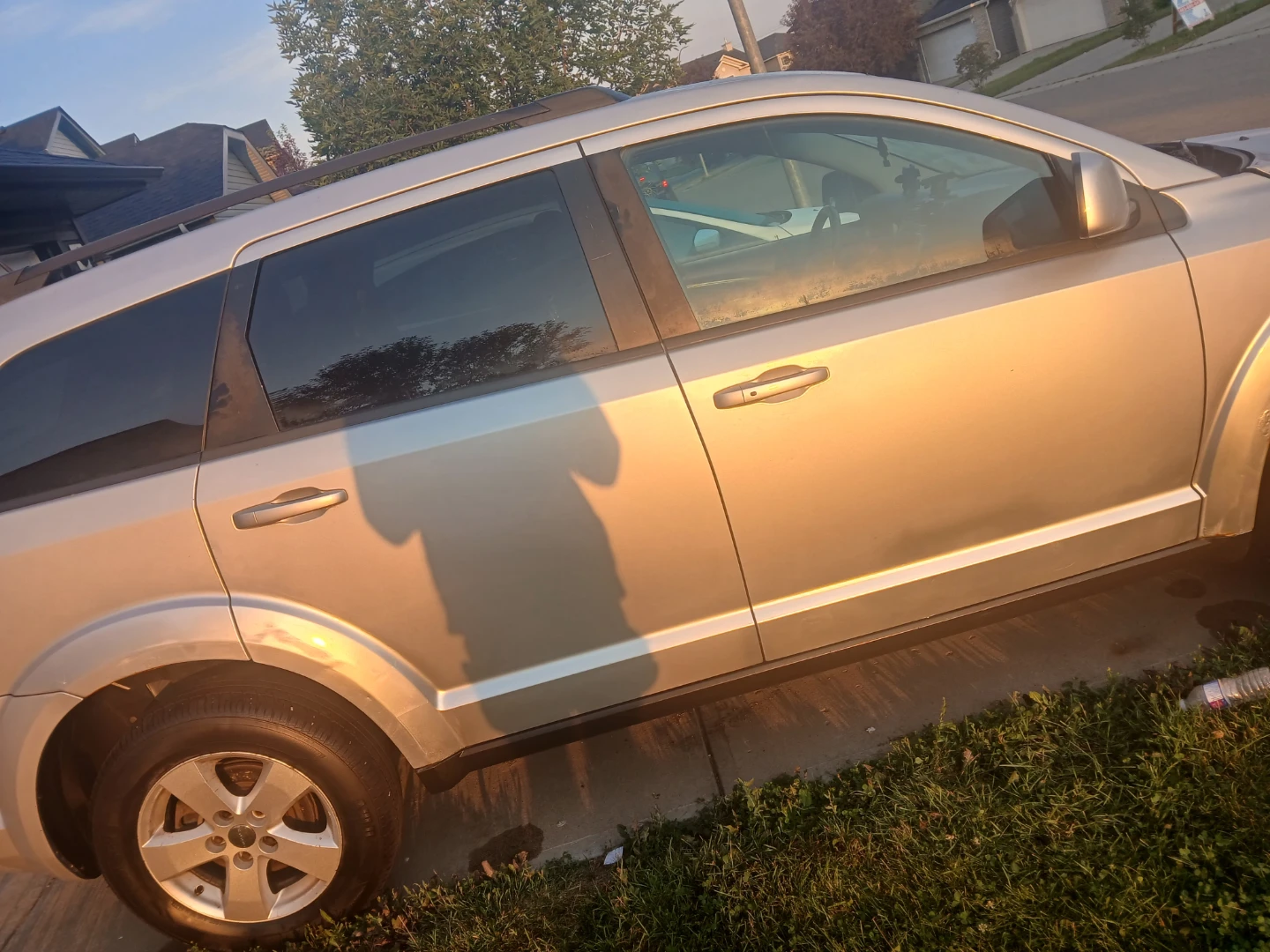 This an SUV Dodge Journey 2011 . - photo 4