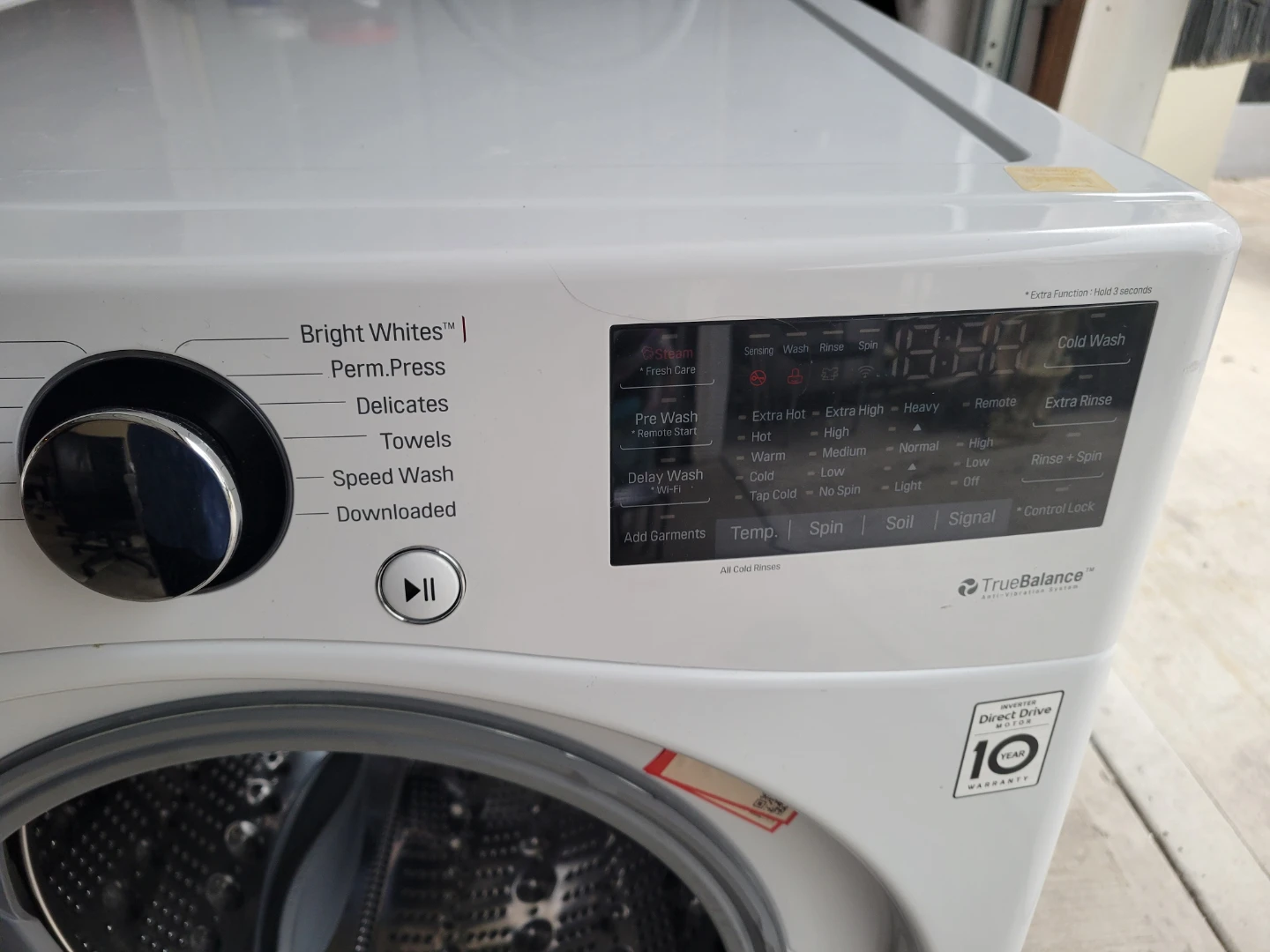LG Front Load Washing Machine - photo 5
