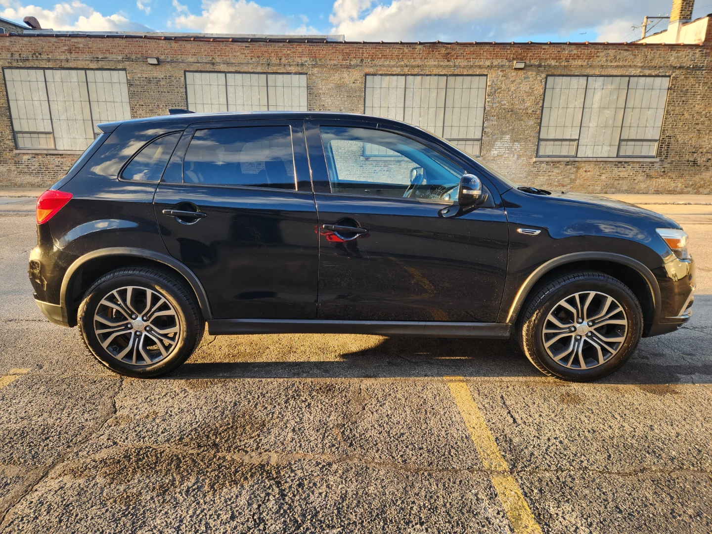 2019 Mitsubishi Outlander Sport LE - photo 4