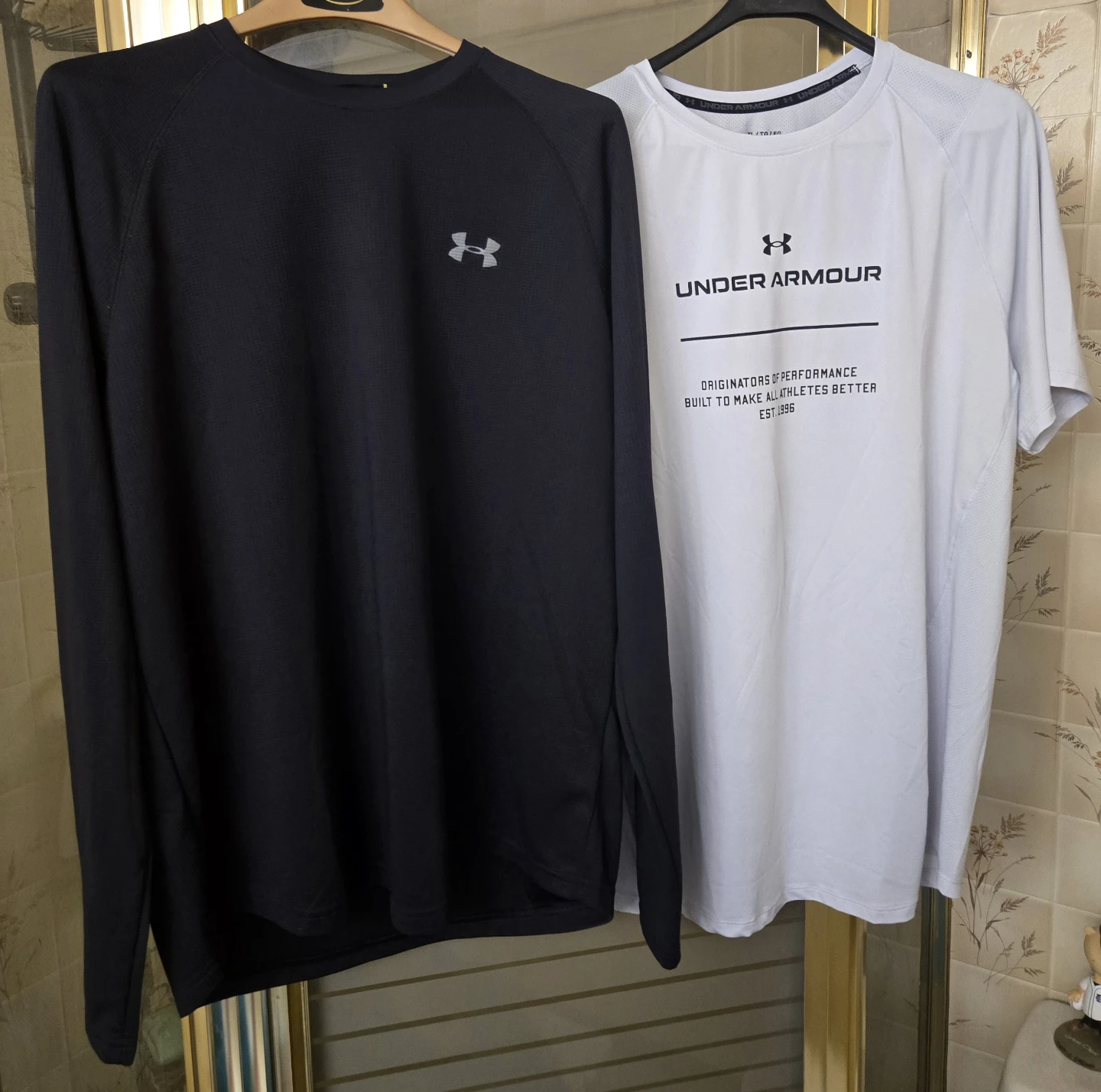 Men's Under Armour TEES. XL.1 short and 1 long sleeve. EUC.