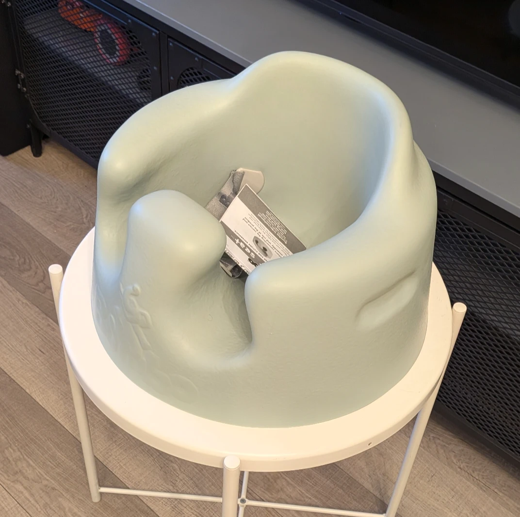 Bumbo Floor Seat (BRAND NEW)