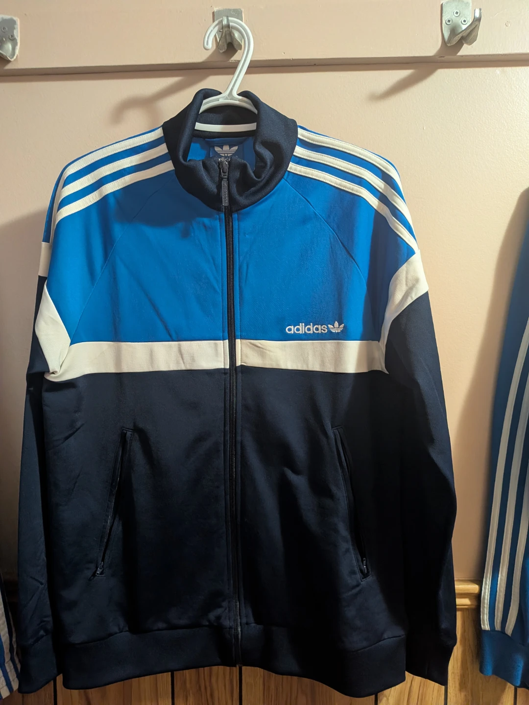 Adidas sweater