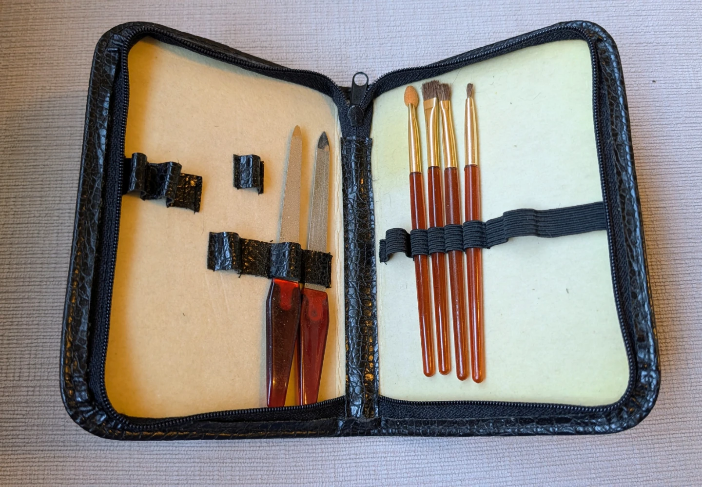 Roots Nail Care Set and Makeup Brushes with Case