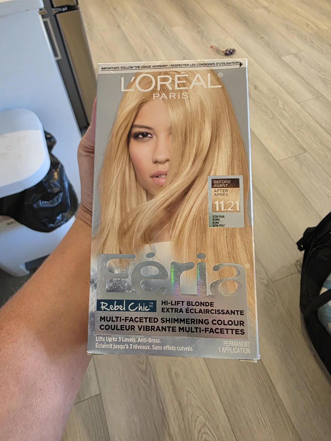 Blonde hair dye