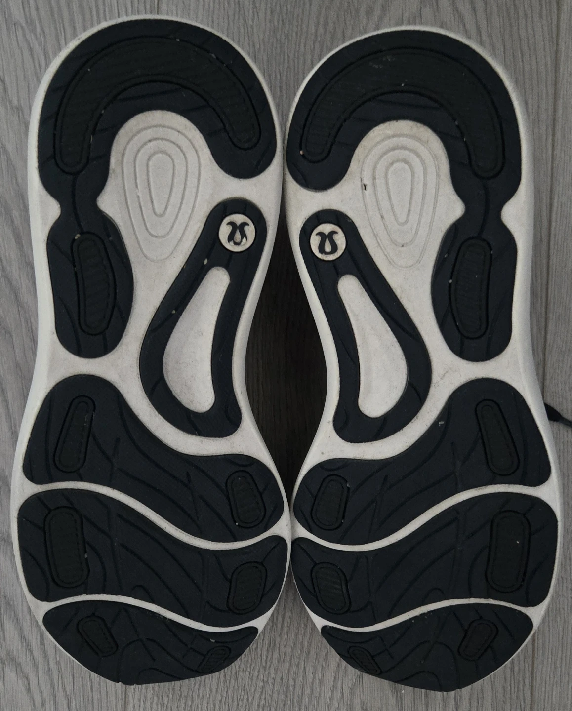 Lululemon Chargefeel low shoes- size 9 - photo 4