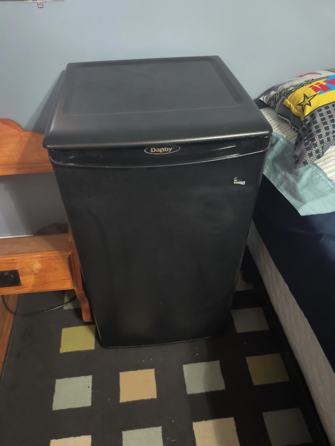 Mini fridge