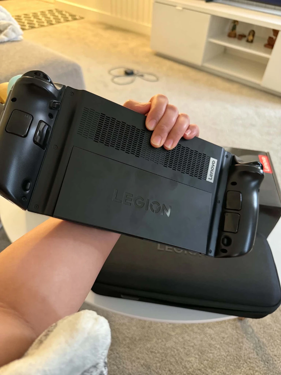 Lenovo Legion Go 8APU1 Handheld Gaming PC