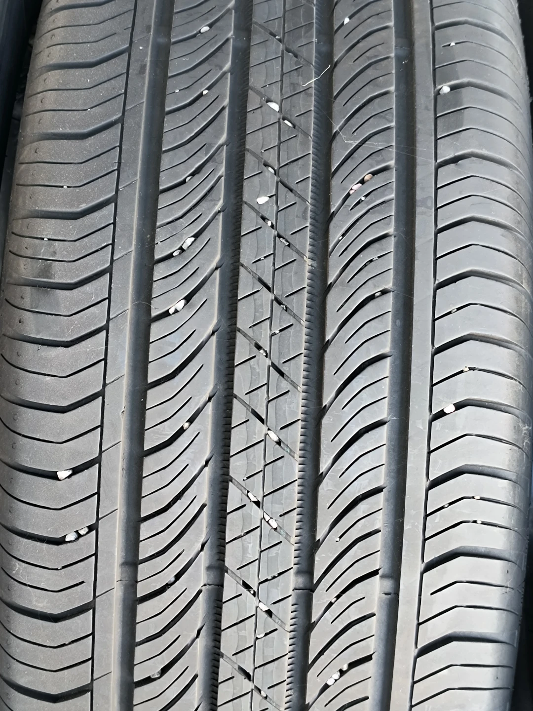 3 tire Continental Tire 235/60 R 18
