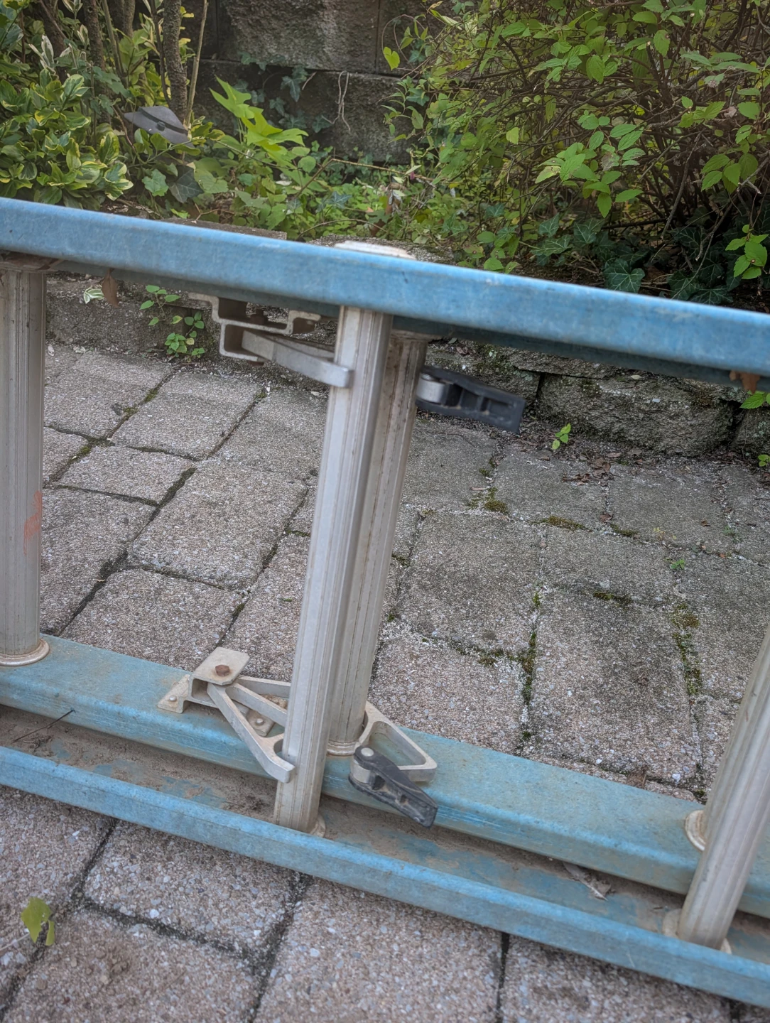 Fiberglass Extension Ladder - photo 2