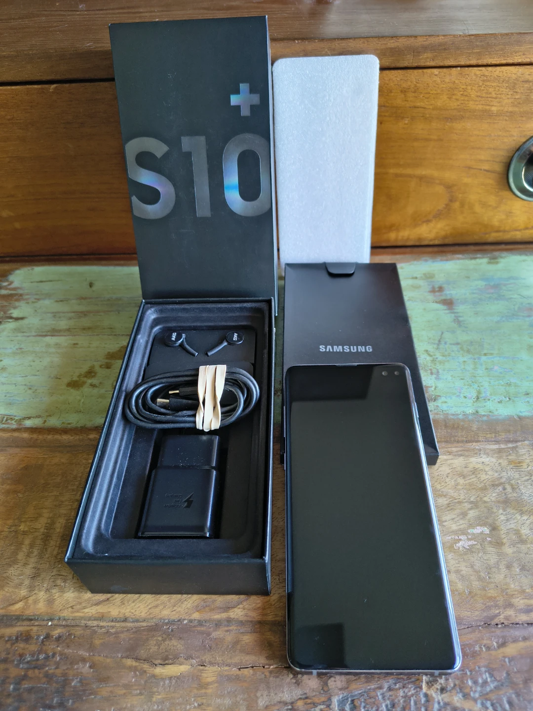 Unlocked Samsung Galaxy S10+ with Accessories (Cases X7) ~128gb - photo 4