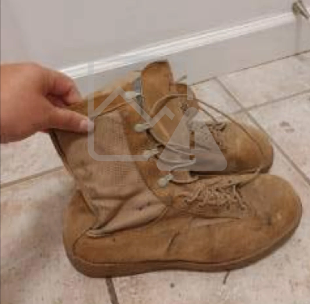 Men's Steel toe boots size 11