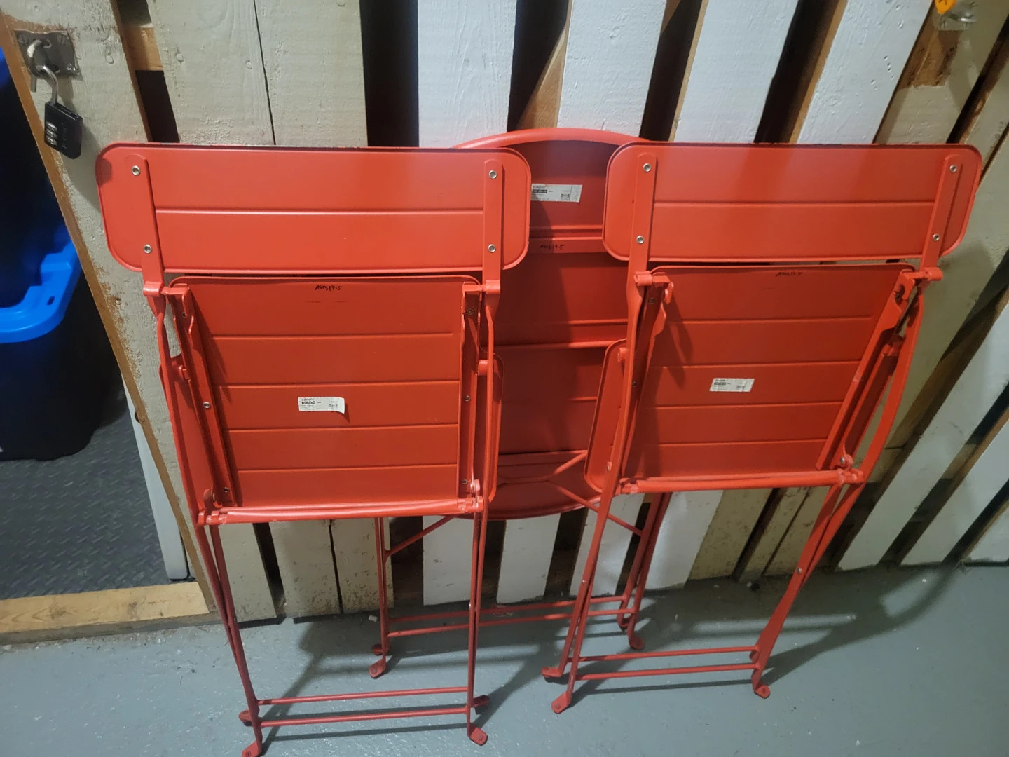 IKEA SUNDSÖ Red Metal Bistro Table and 2 Chairs Set - photo 2