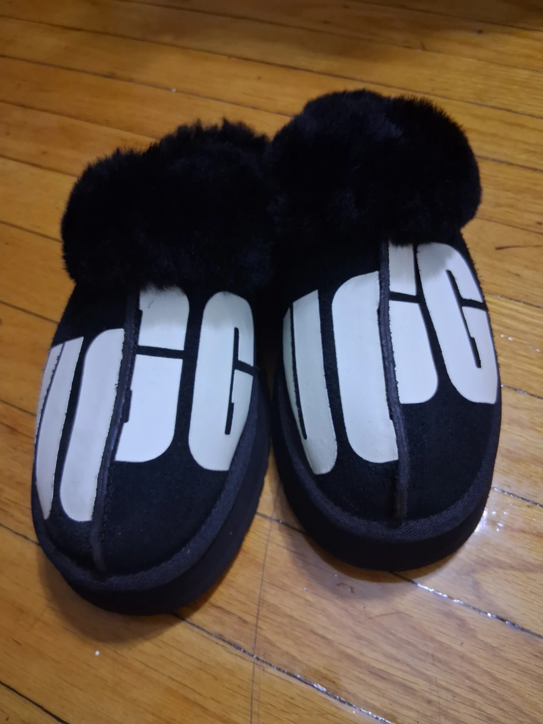 UGG Black Fluffy Slippers - photo 4