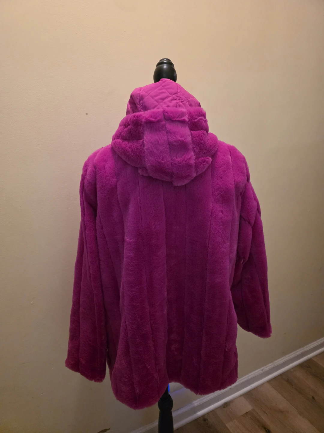Reversible Women's Pink Faux Fur Hooded Jacket - photo 5