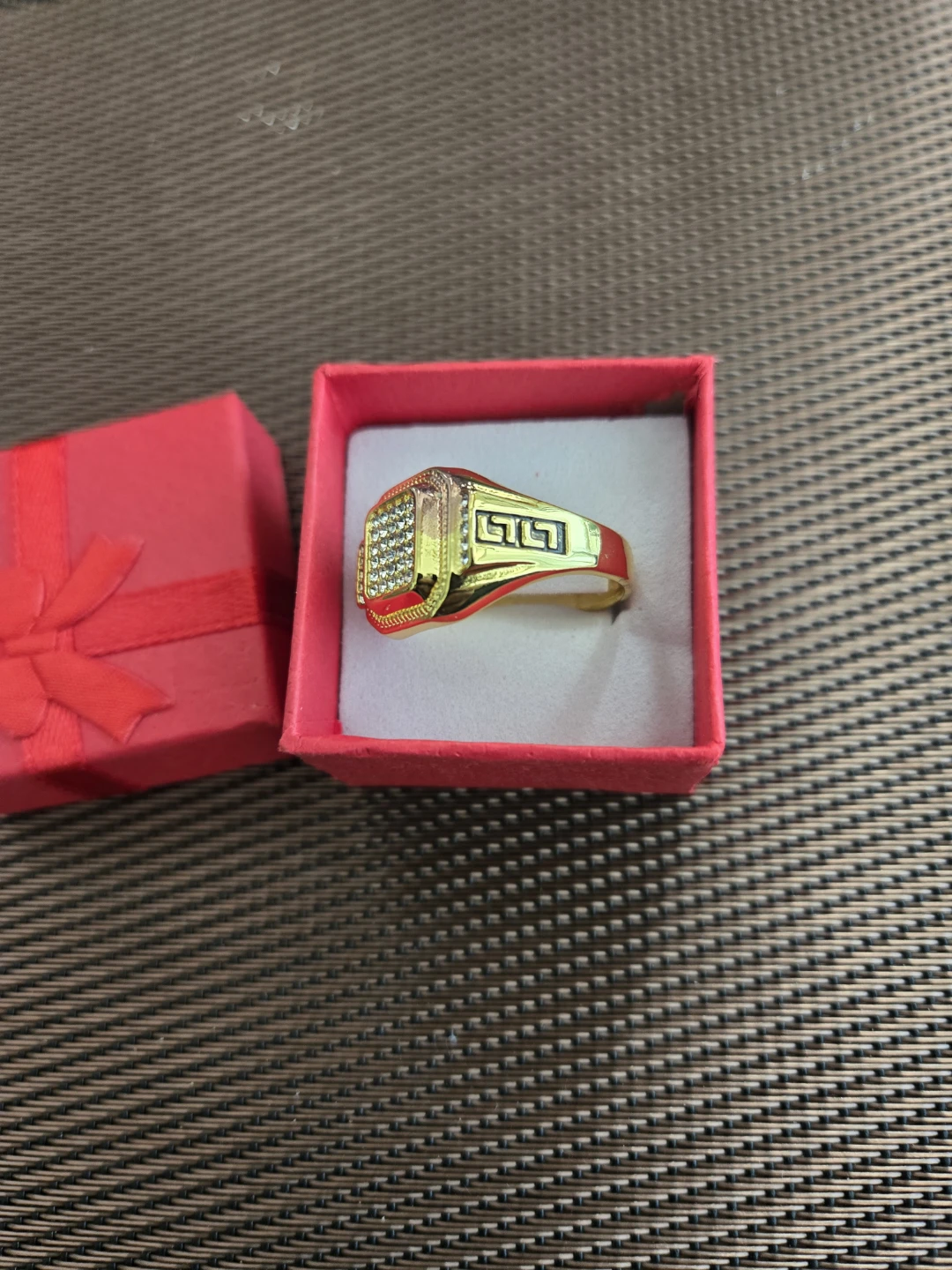 Gold-tone signet ring with clear stones - photo 4
