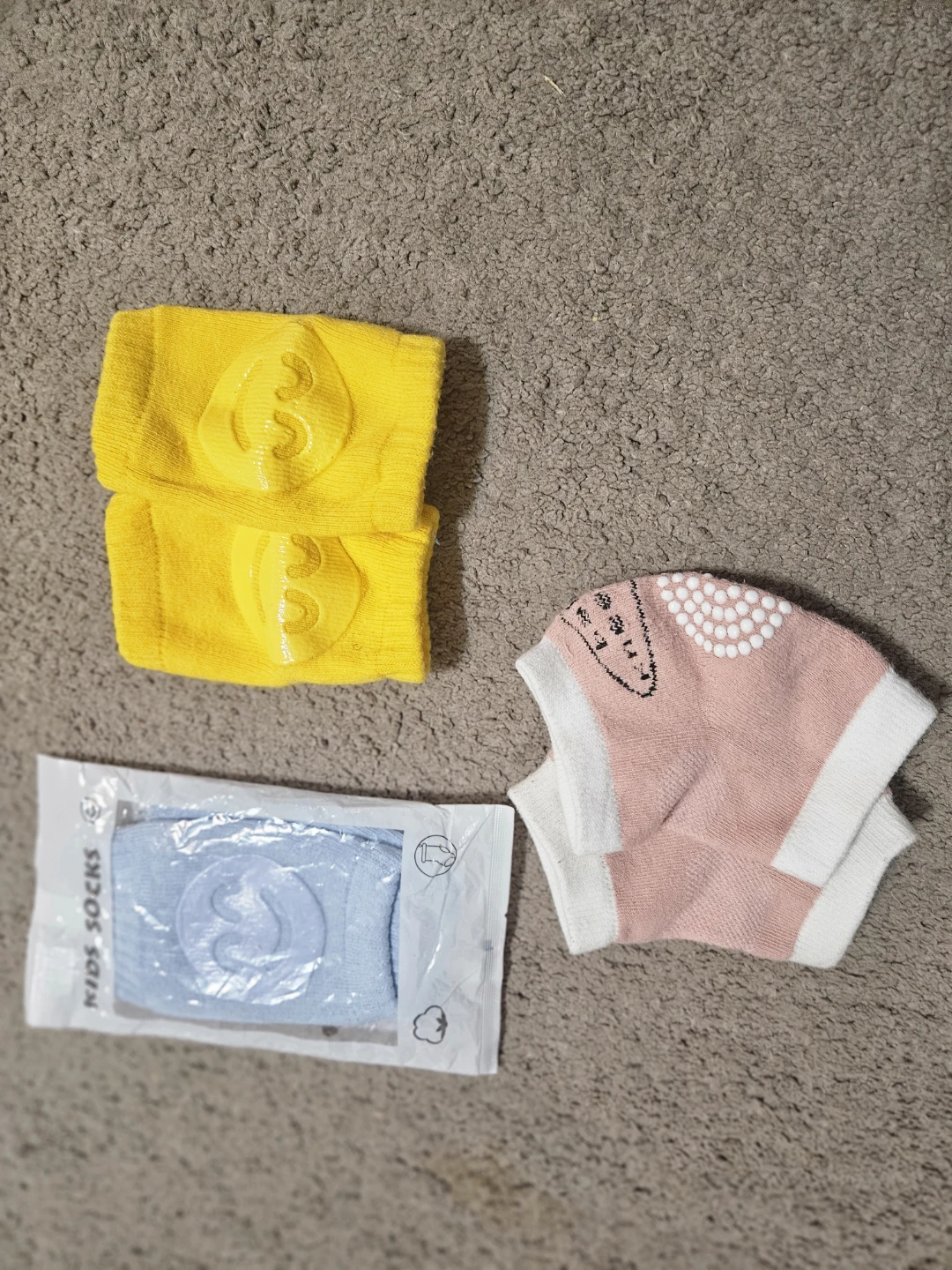 Baby Crawler Knee Pads, Head Protector, and Walking Harness Set - photo 2