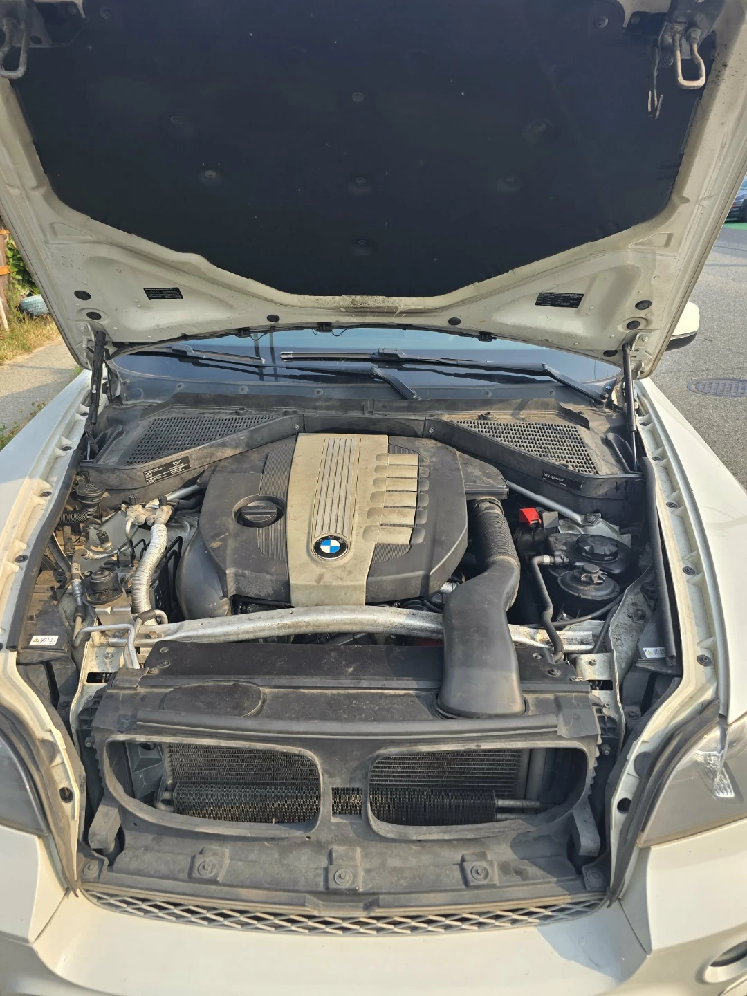 White BMW X5 2012 DIESEL - photo 5