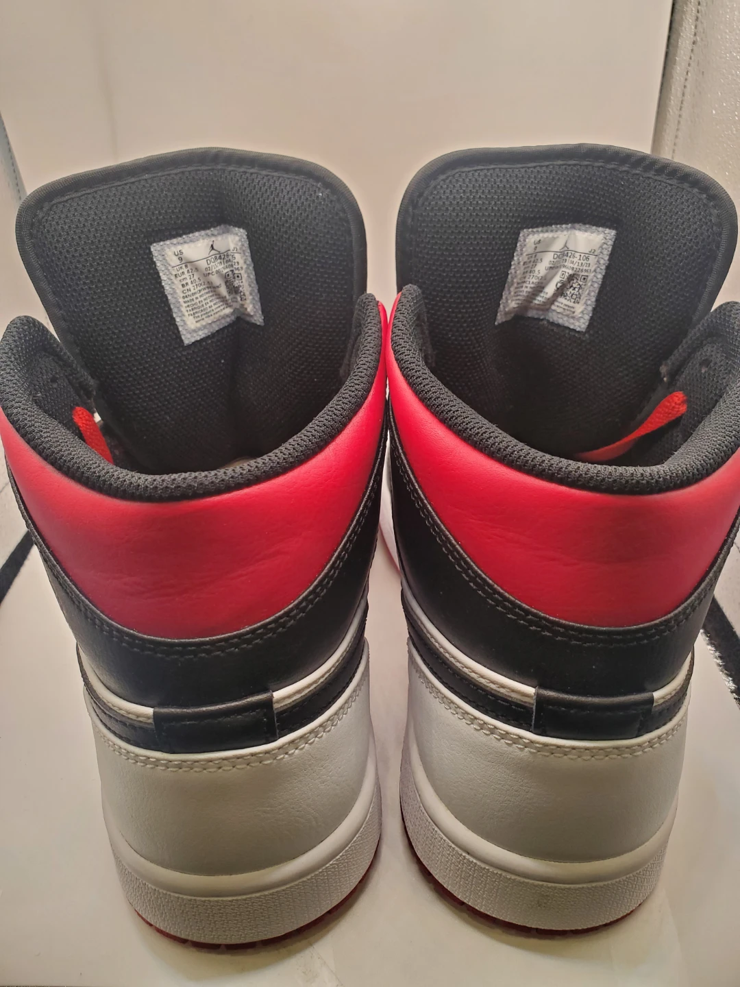 Air Jordan 1 Mid Black White Red Size 9 - photo 4