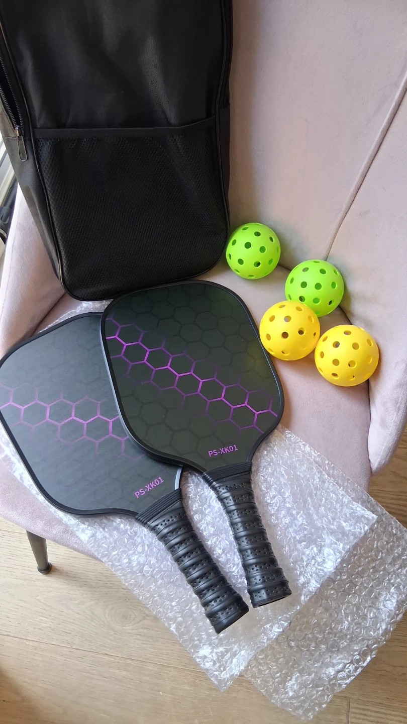 Pickleball 2 rackers 4 Balls Fiber Glass set w bag