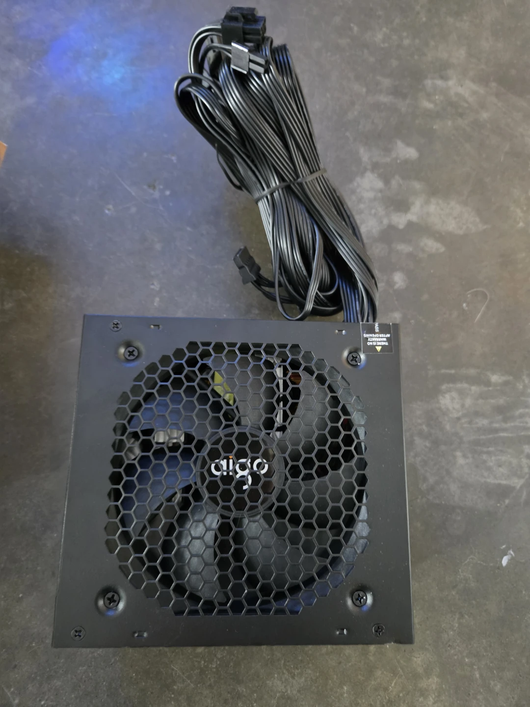 Aigo AK500PLUS 500W Power Supply - photo 2