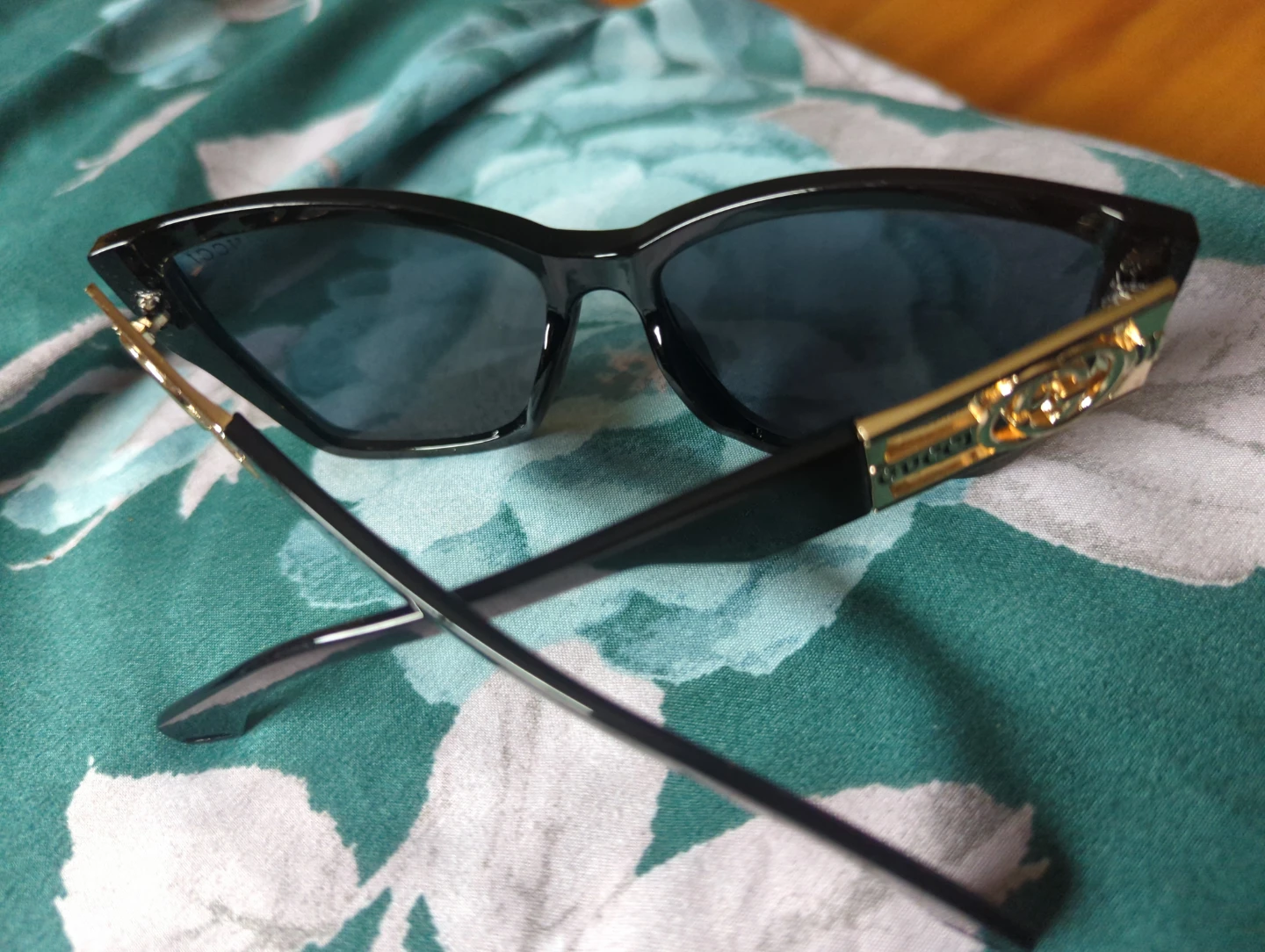 Gucci Women's Black Cat-Eye Sunglasses - photo 4