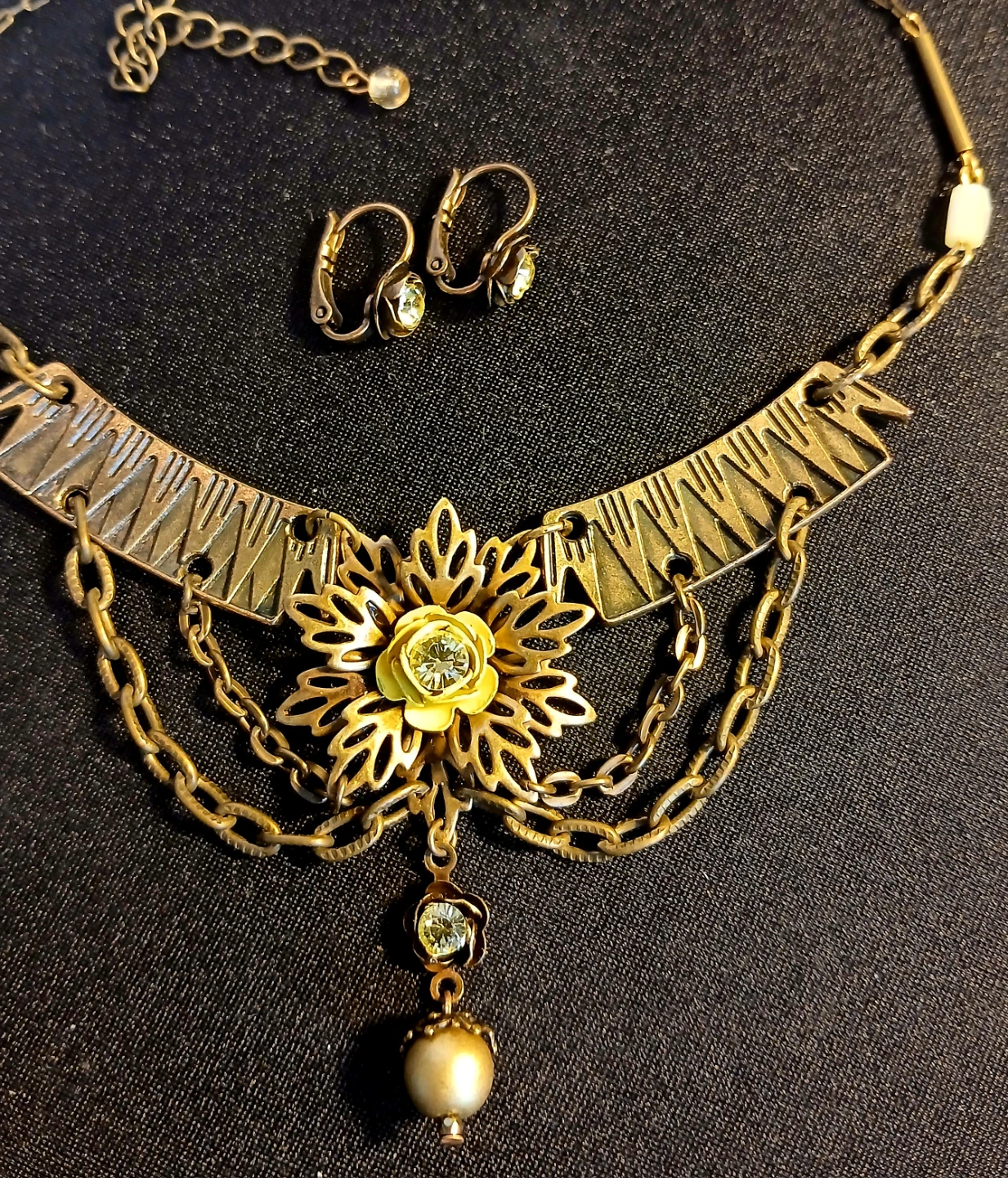 Statement Necklace and Earring Set with Floral Design