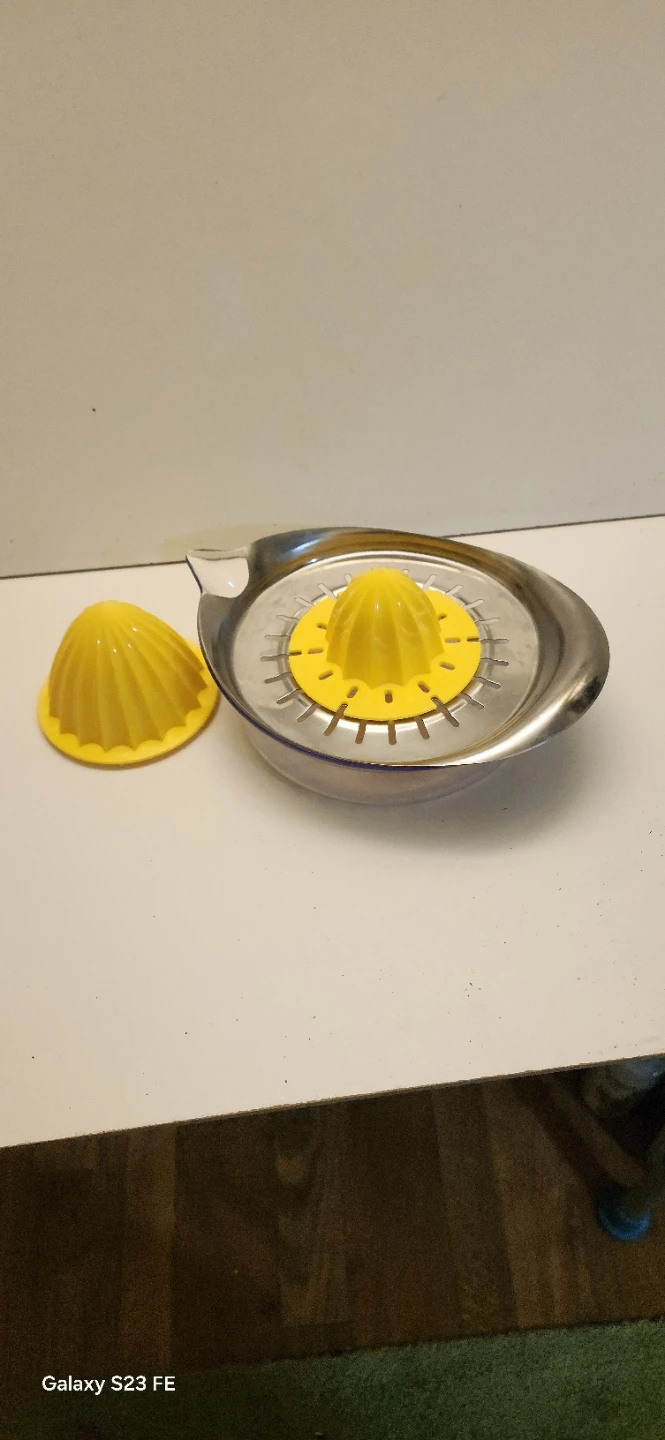 Stainless Steel Citrus Juicer with Yellow Reamers