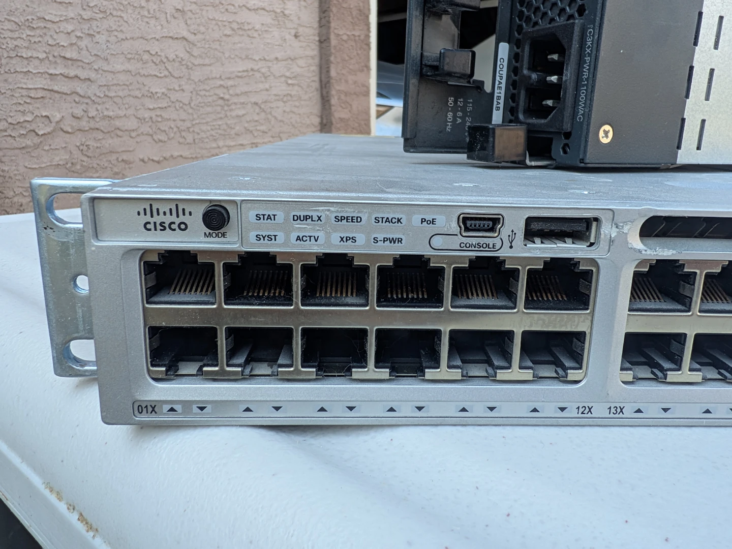 Cisco Catalyst 3850 48 PoE+ Network Switch - photo 2