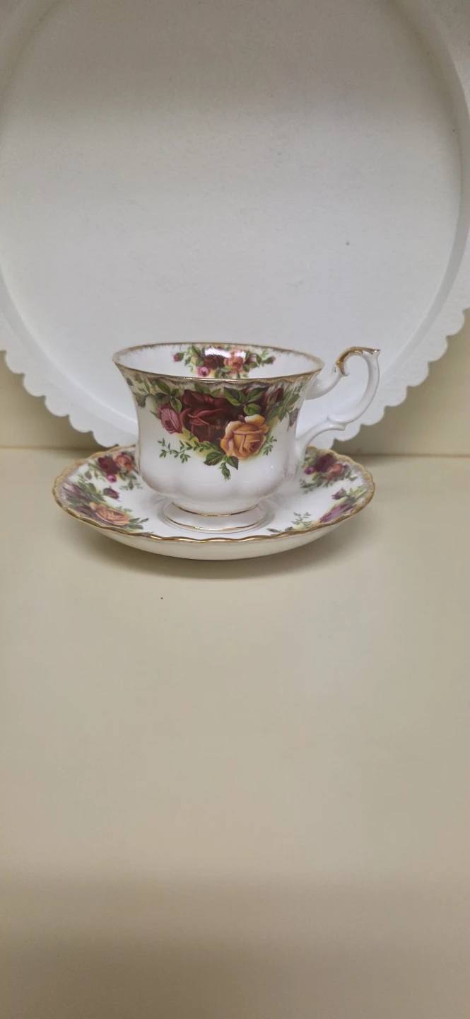 Royal Albert Old Country Roses Tea Cup and Saucer - photo 2
