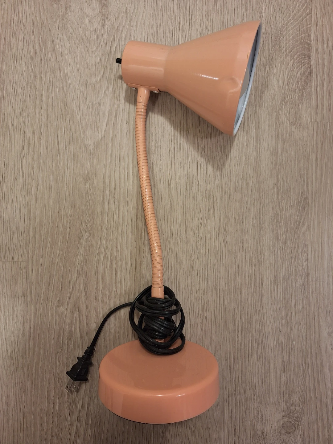 Peach Desk Lamp with Gooseneck