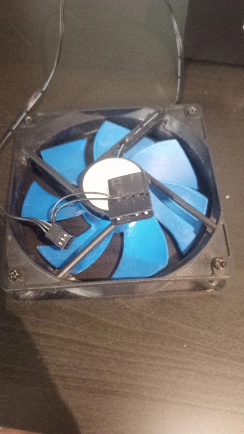 Graphics card and fan - photo 5