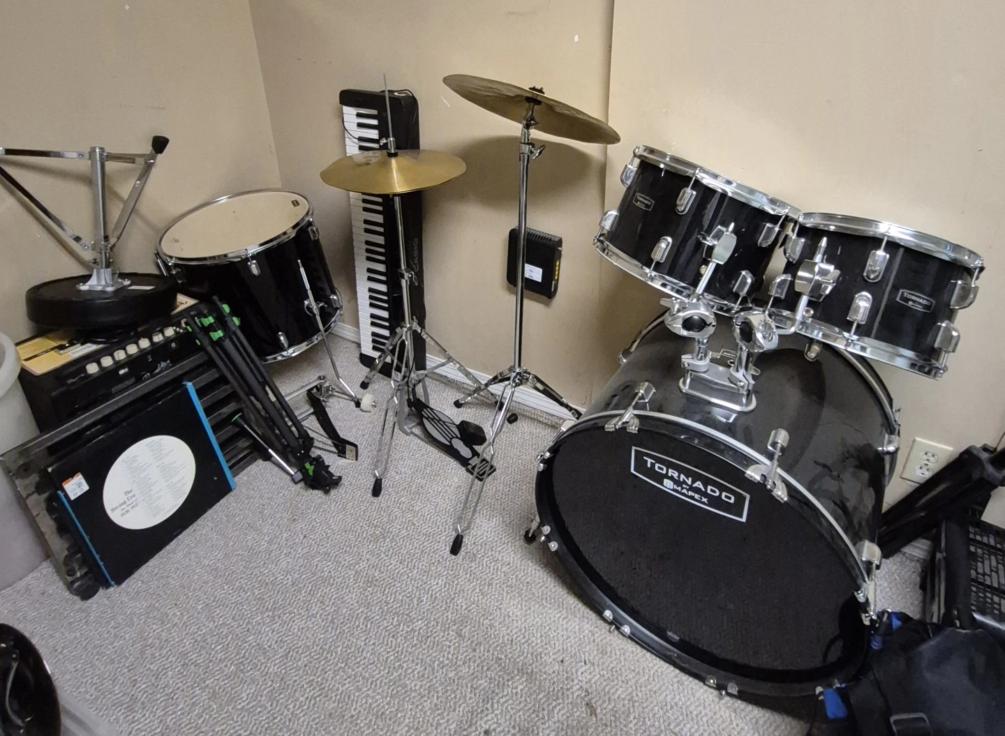 Black Tornado by Mapex 5-piece drum kit