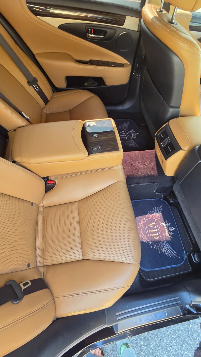 Black Lexus LS 460 AWD Sedan - photo 5