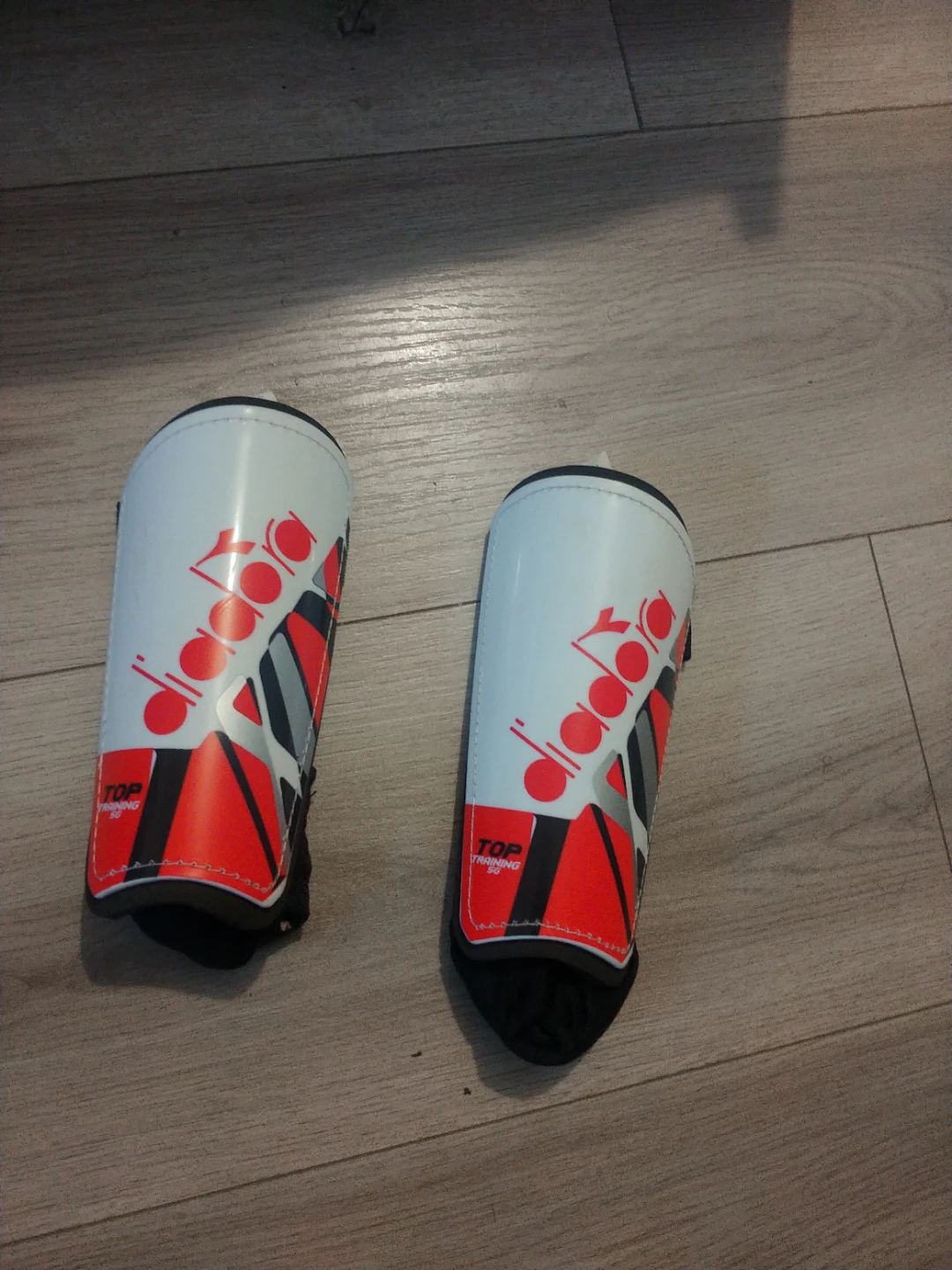 Diadora Top Training SG Soccer Shin Guards