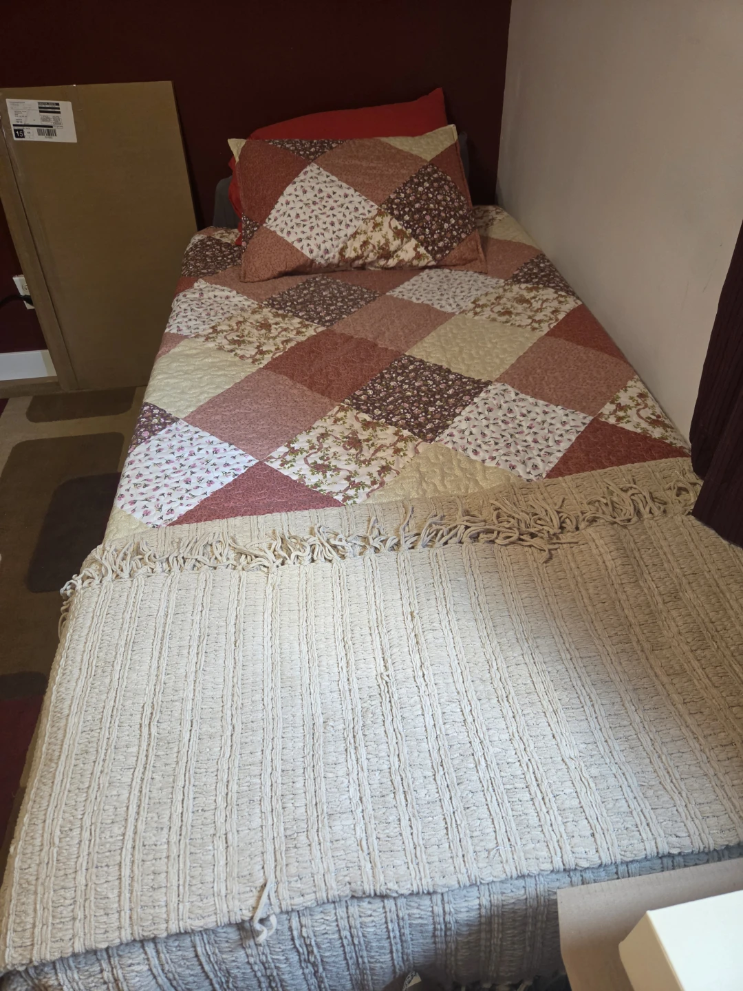 SINGLR Bed Frame AND mattress - photo 3