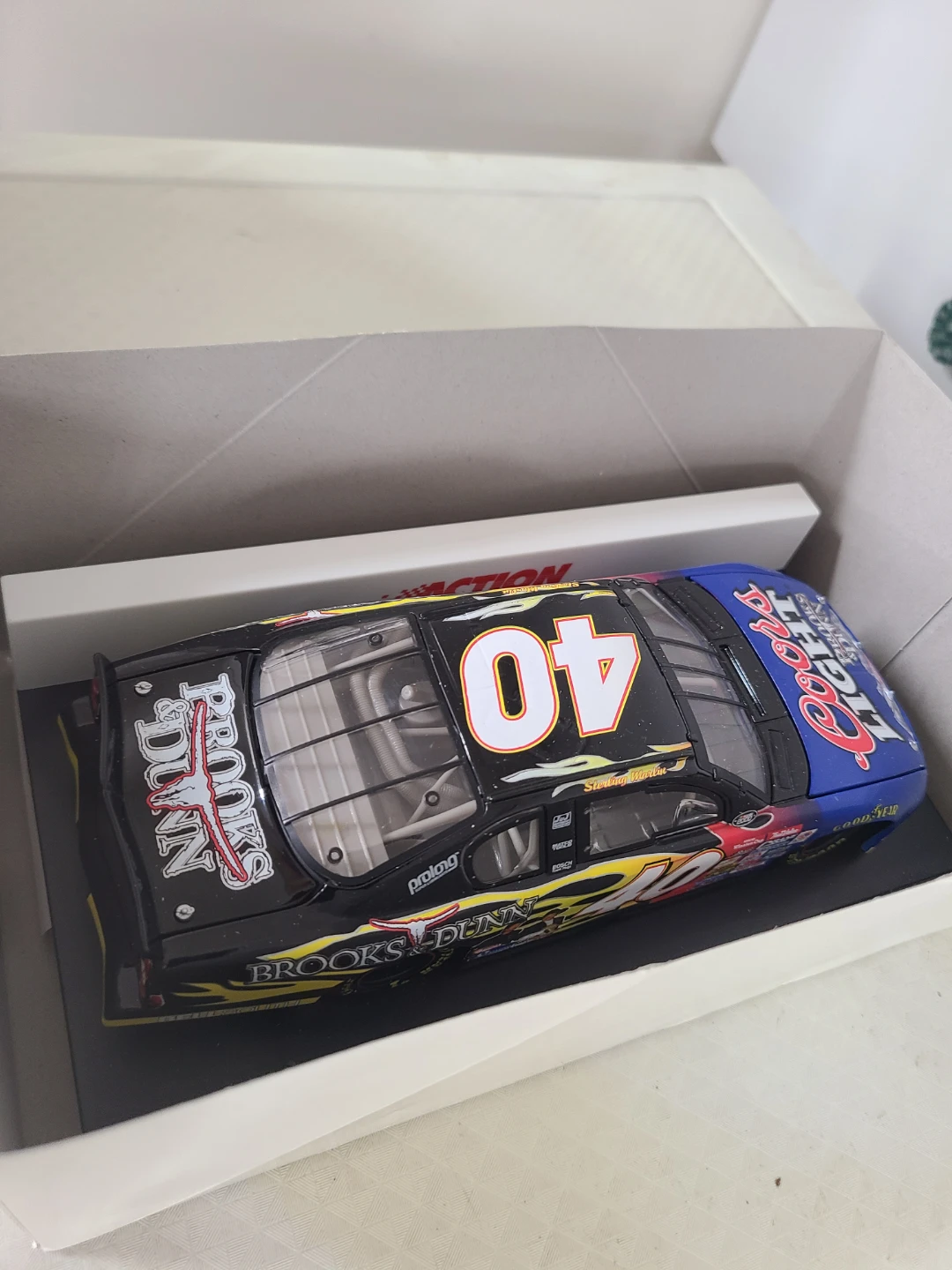 NASCAR Diecast Car - Brooks & Dunn #40 - photo 2