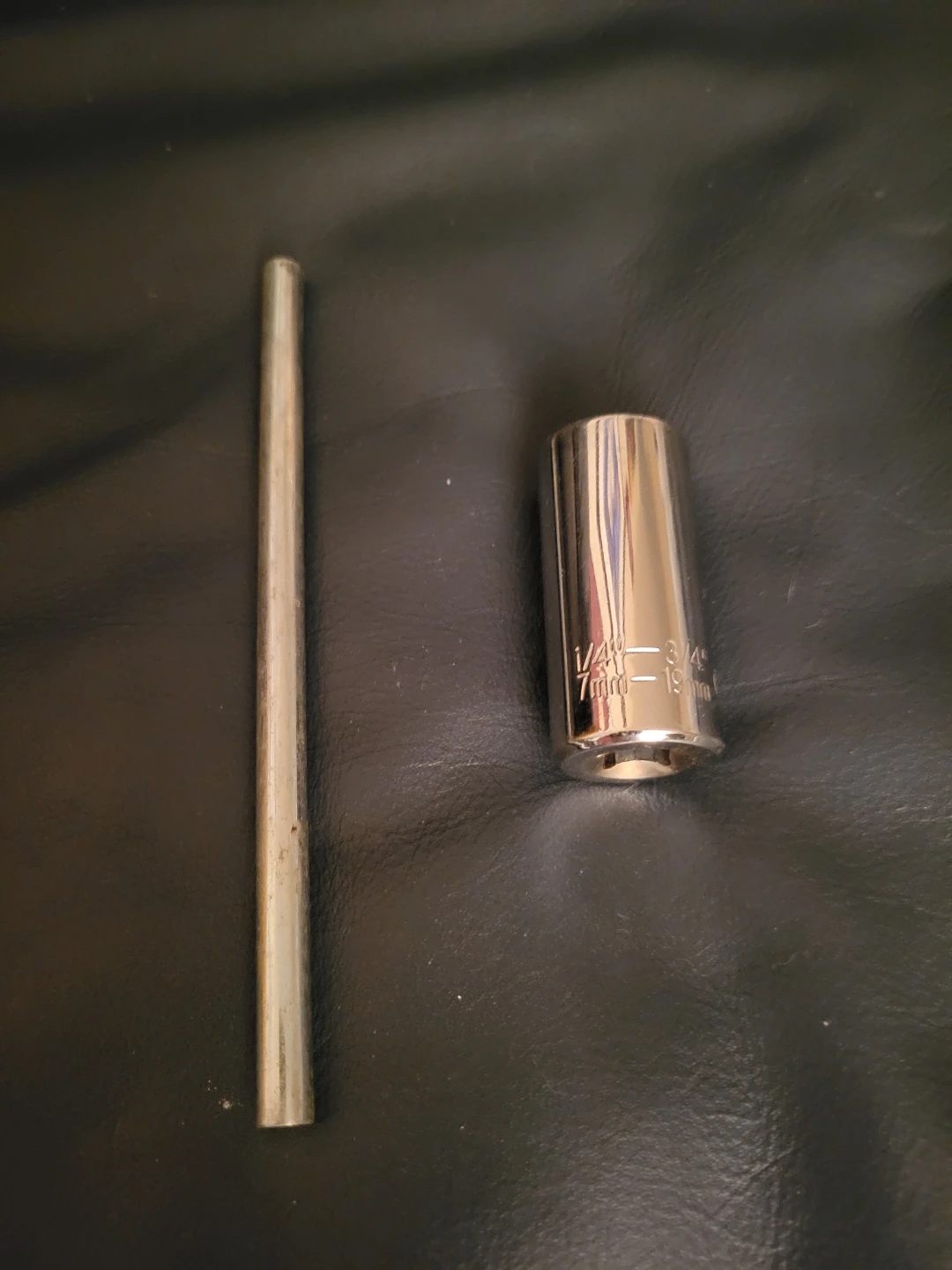 CR-V socket and extension rod