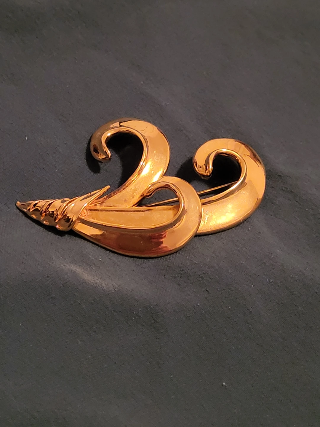 Vintage Gold Tone Swirl Brooch