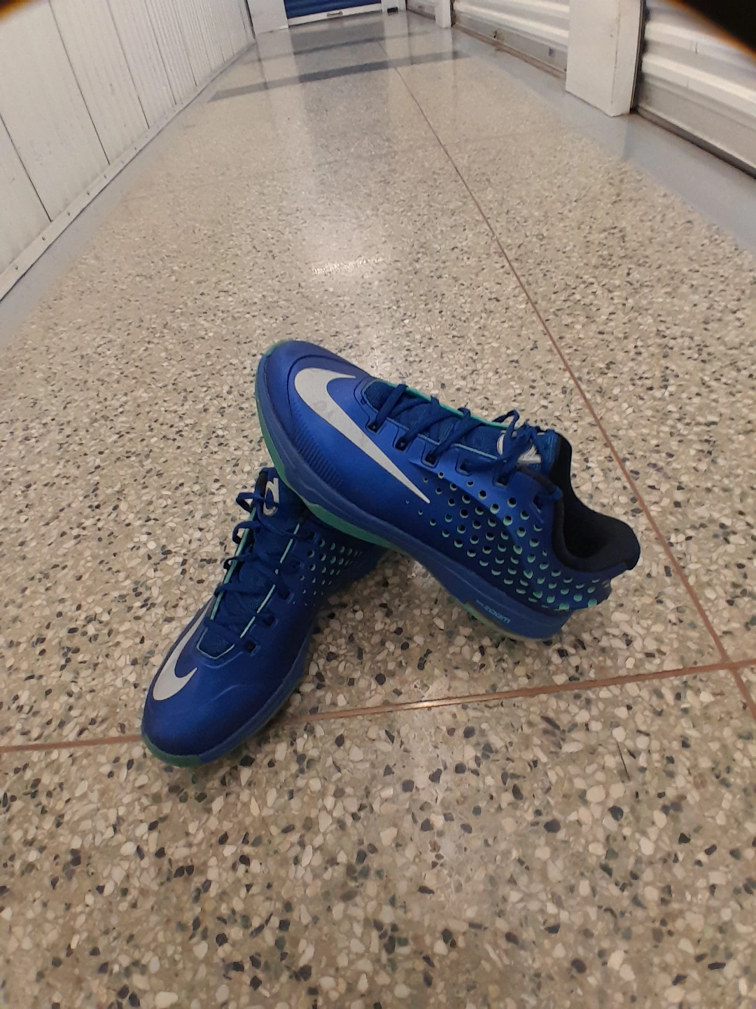 Nike Zoom Running Shoes Men's Size 10 - photo 4