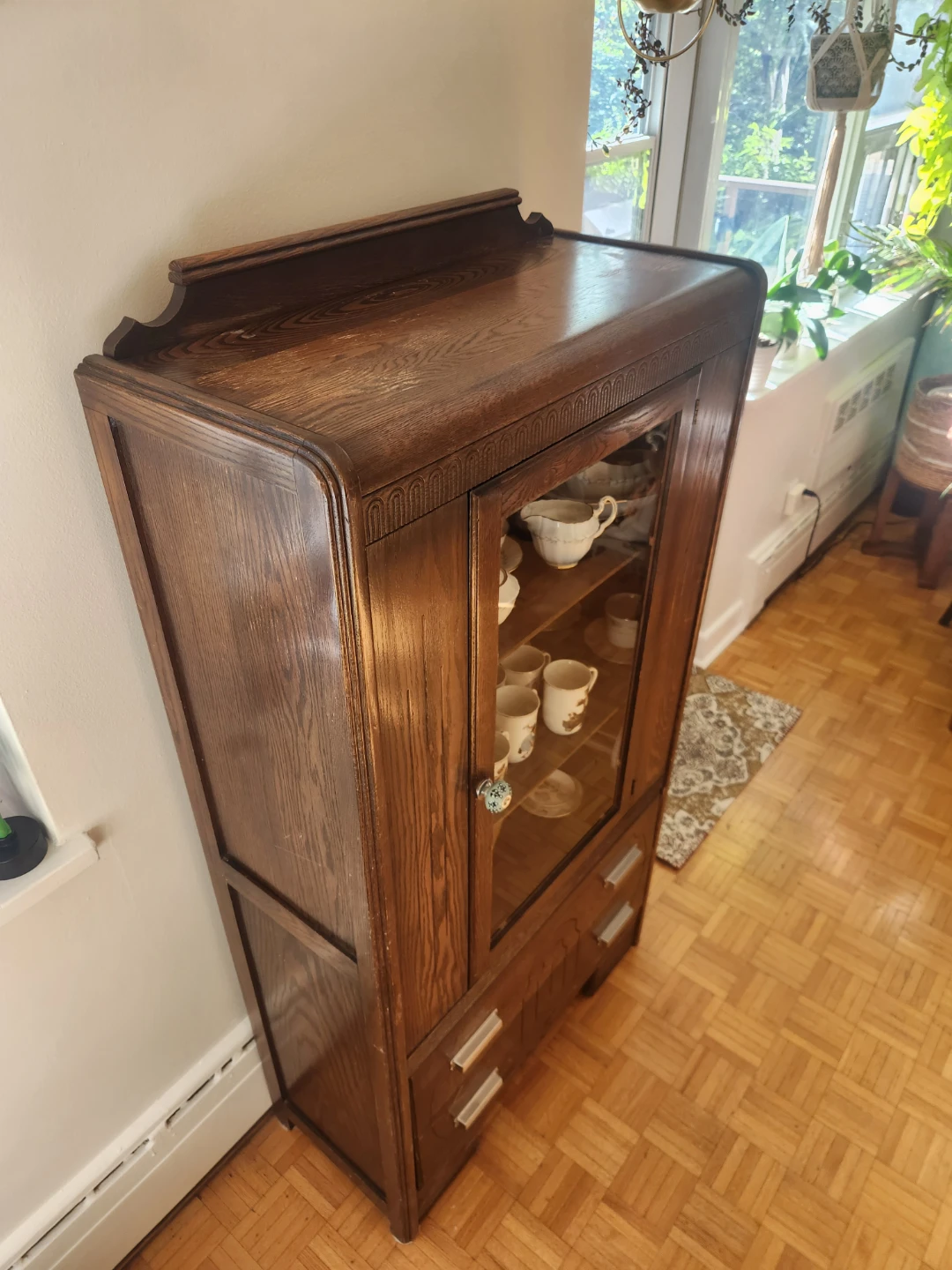 Vintage China Cabinet - photo 3