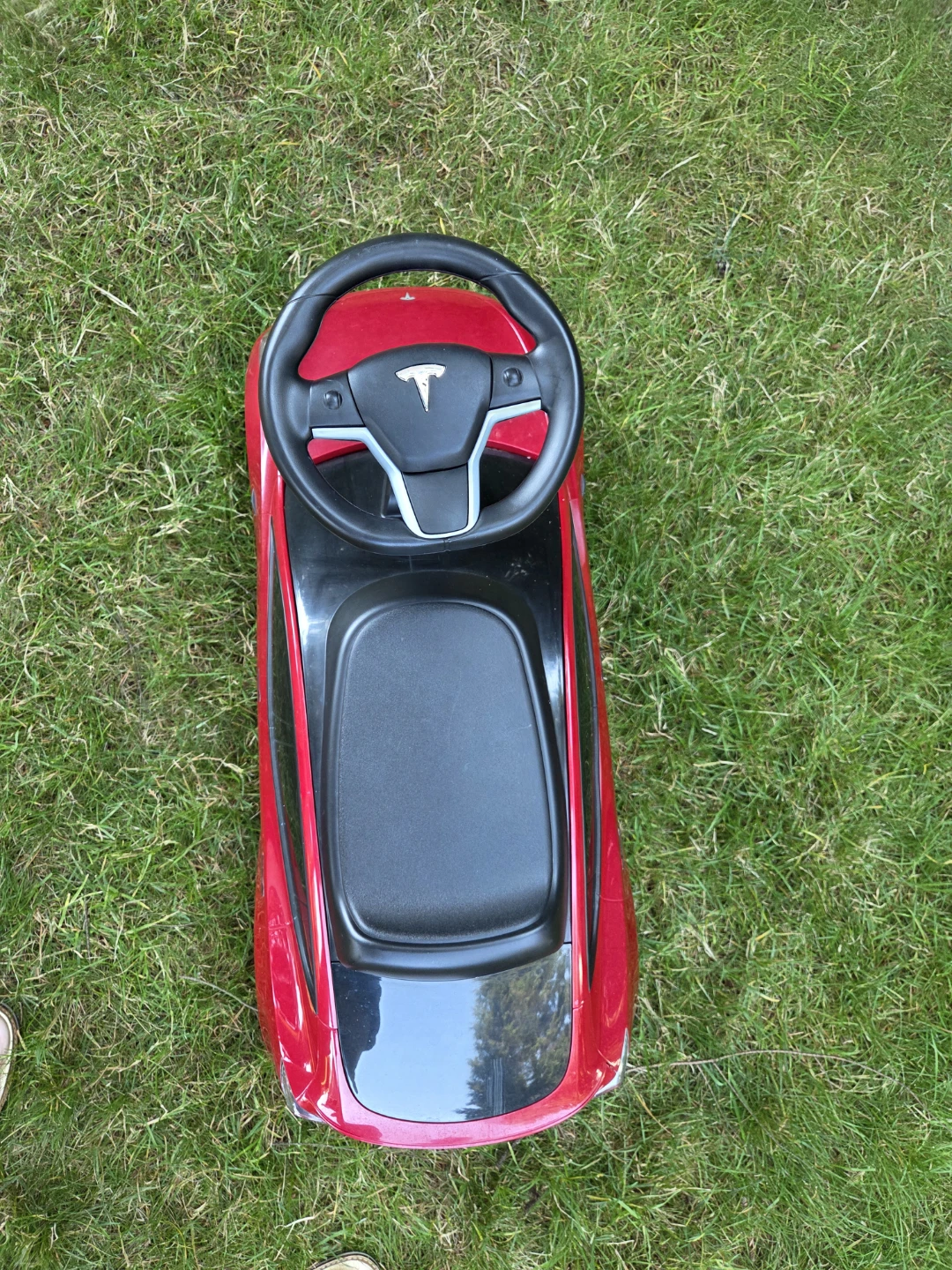 Tesla ride on toddler car - photo 5