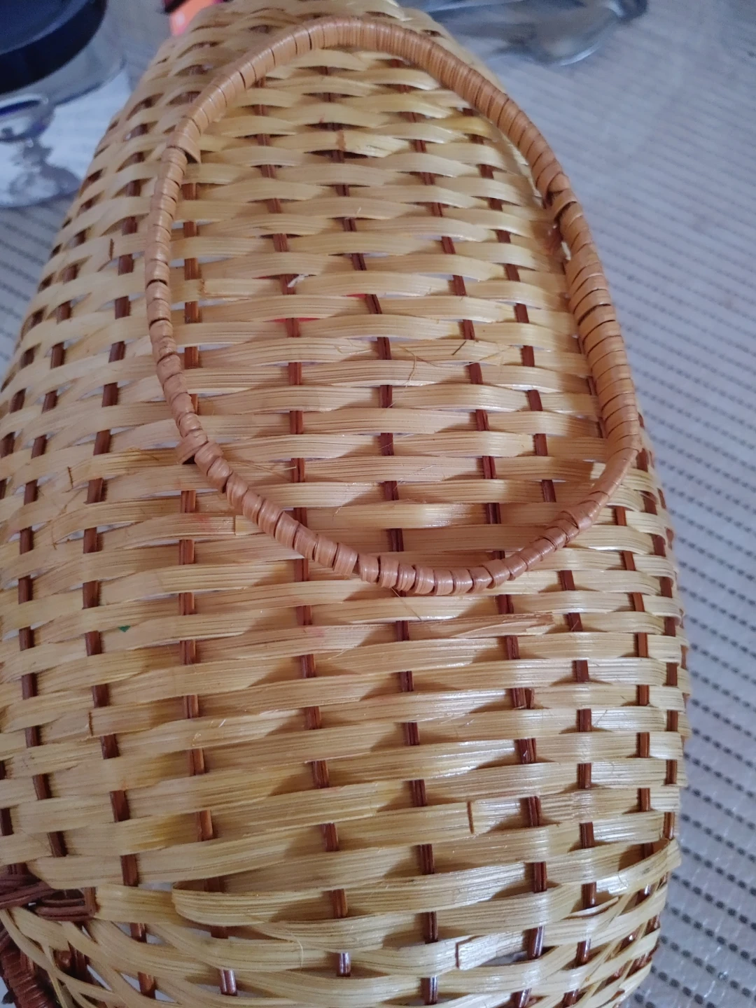 Woven Basket with Chicken Decoration - photo 3