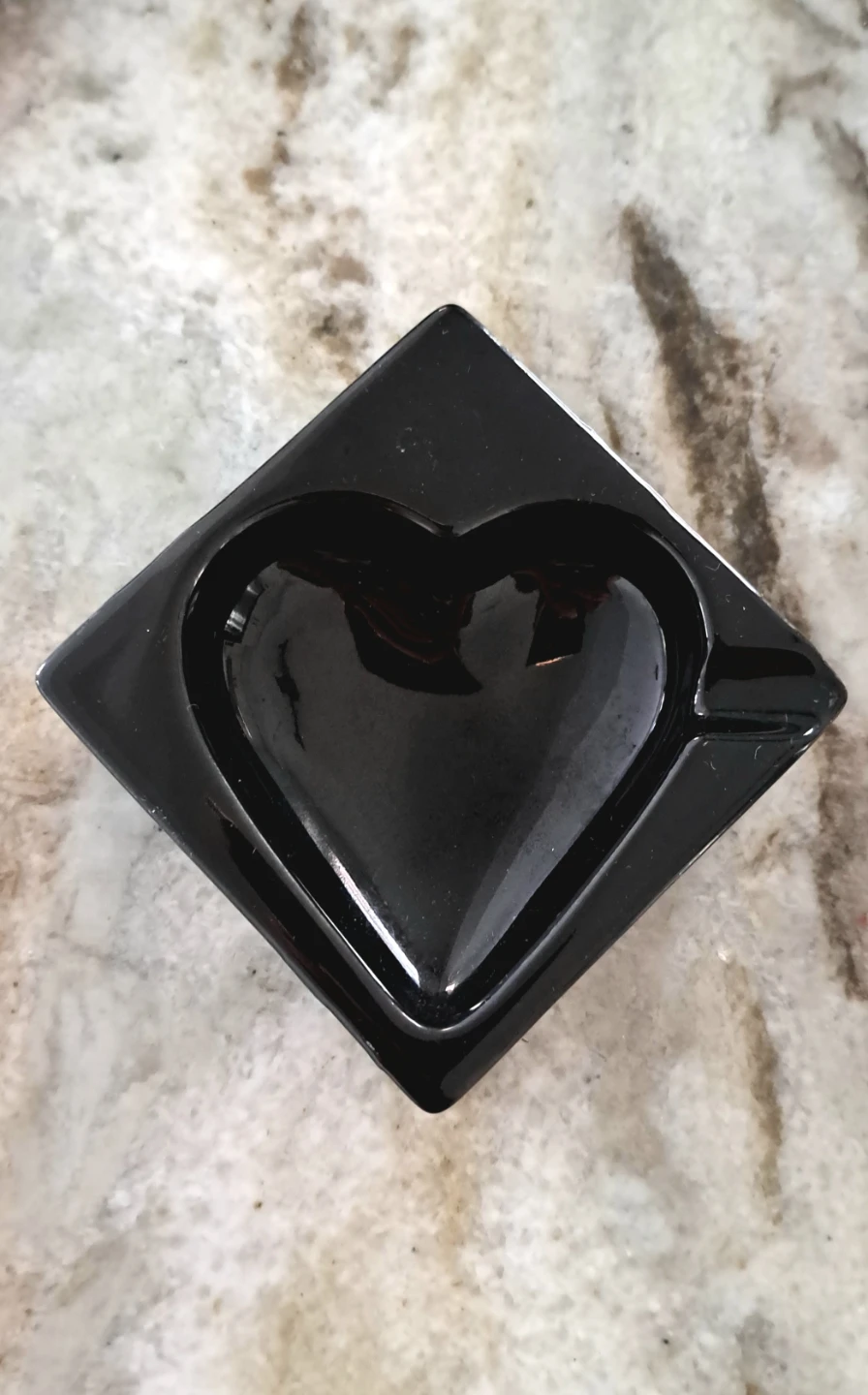 Black Heart Ashtray - photo 2