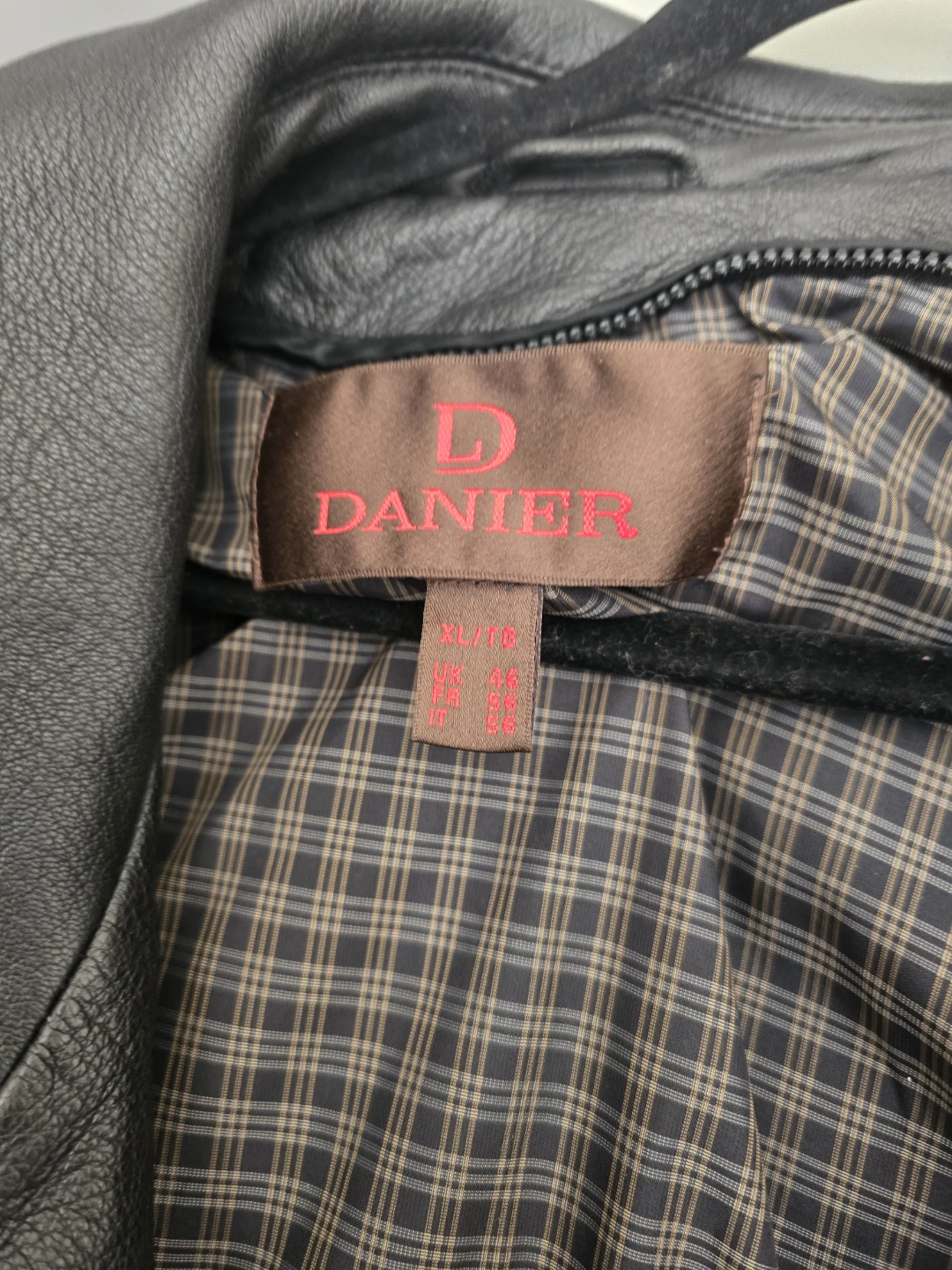 Danier Leather Jacket - XL - photo 2