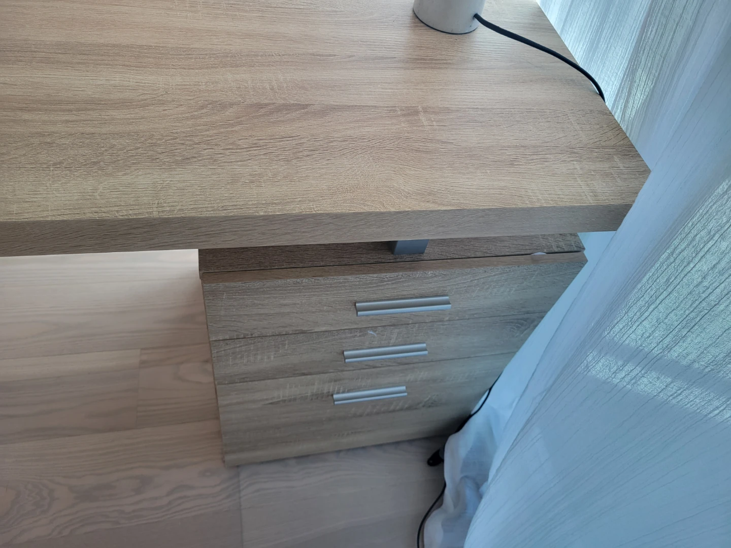 Wooden desk with drawers - photo 4