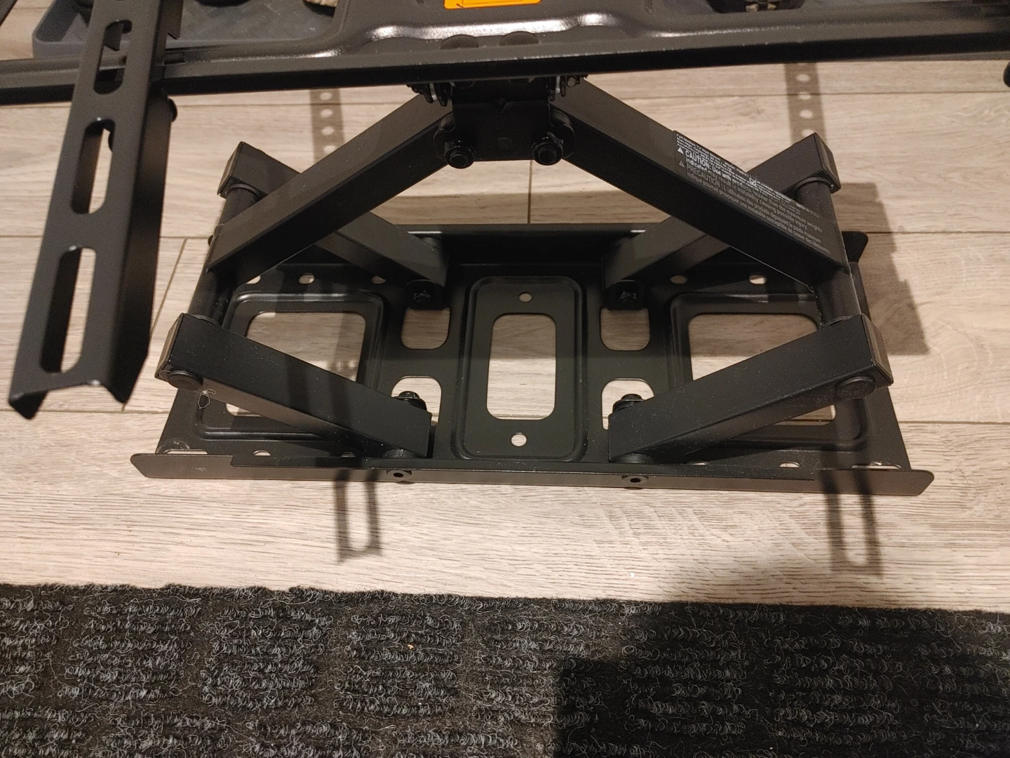 BESTQI Full-Motion TV Wall Mount